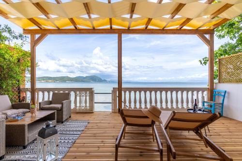 Agia Pelagia Chlomou Apartamento | Nikos Seaside Apartment