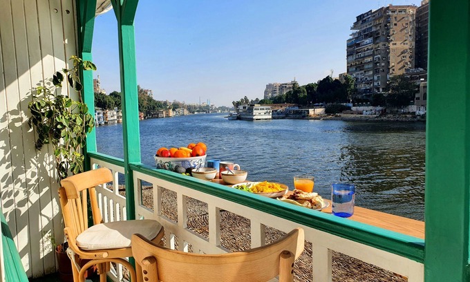Gezira Apartamento | Nile Loft - Houseboat65, Zamalek Island - Central Cairo