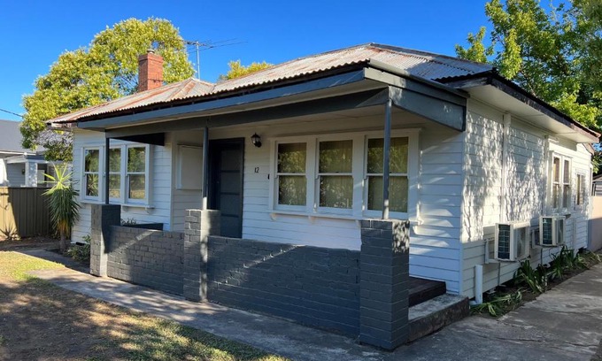 Wodonga Casa | Nilmar Ave - Central Cozy 1950s Wodonga 3br Cottage