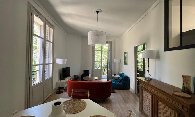 Nimes City Centre Apartamento | Nimes , appartement rénové dans immeuble classé.