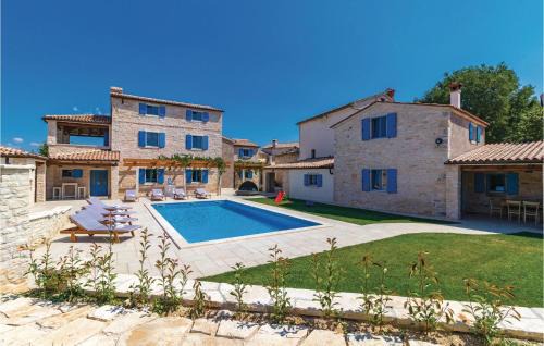 Bokordici Casa | Nine-Bedroom Holiday Home In Bokordici
