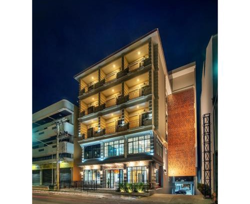 Ban Pong Hotel | Nine River Hotel