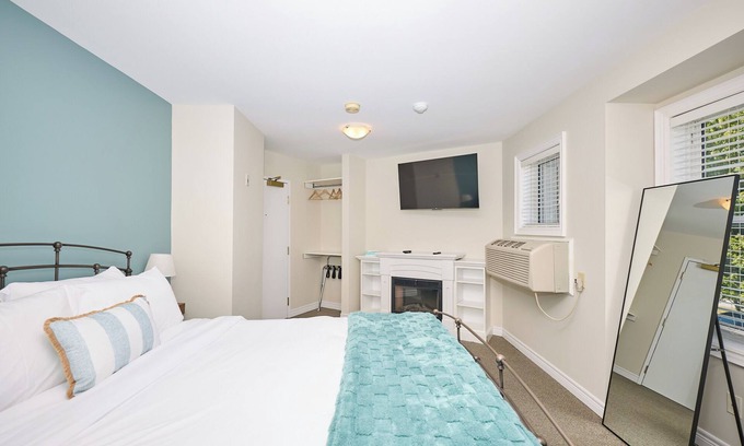 Historic Old Town Hotel | Nine Vines Hotel