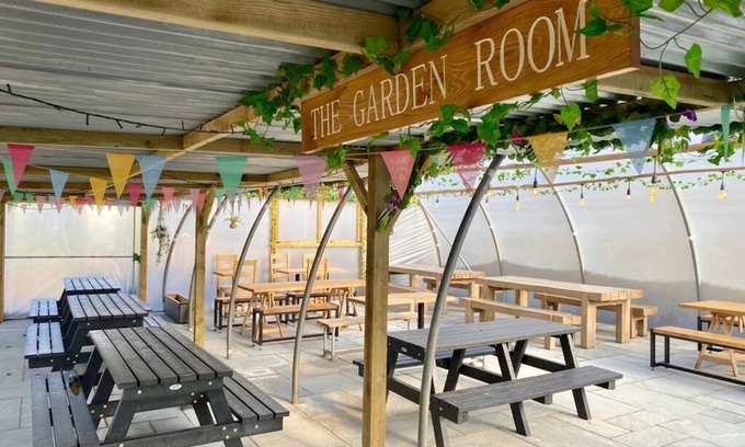 Farrington Gurney Otro | Nine Yards Farrington's Family Glamping