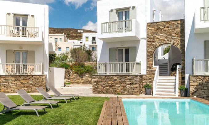 Kionia Apartamento | 'Ninemia Suites Tinos Superior 202' Con Vistas A La Montaña, Wi-Fi Y Aire Acondicionado