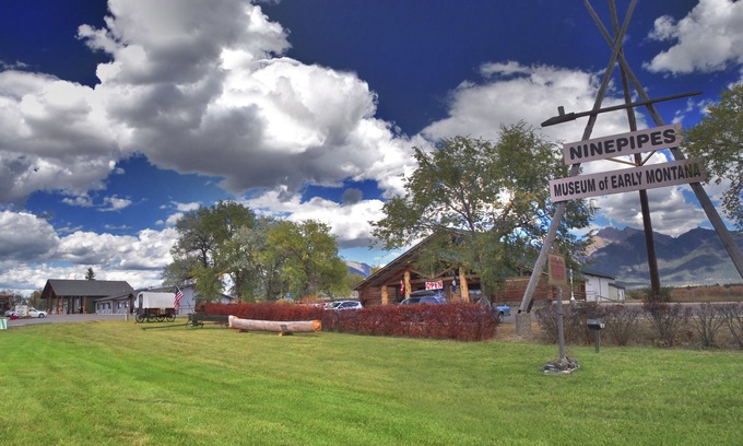 Charlo Hotel | Ninepipes Lodge