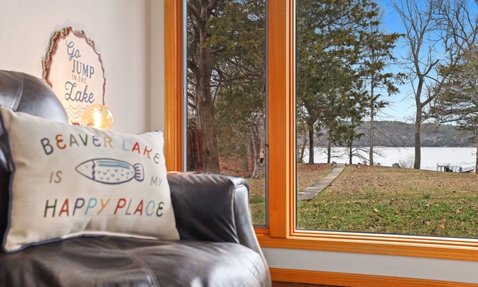 Springdale Casa | Ninnie & Papaw's Paradise Cove on Beaver Lake