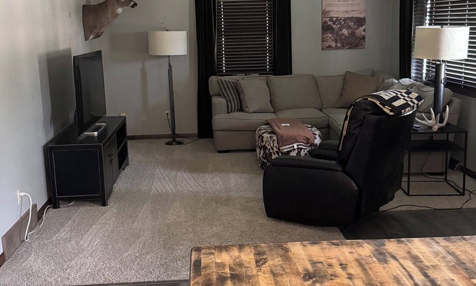 Knox County Casa | Niobrara private getaway!