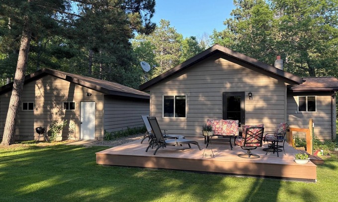Nisswa Casa | Nisswa-3 bedroom/3 bath house - private back yard walking distance to downtown