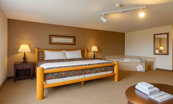 Nisswa Apartamento | Nisswa Hotel – King Jacuzzi & Kitchenette #202