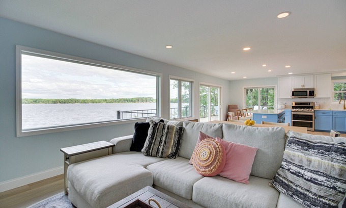 Nisswa Casa | Nisswa Lake Getaway w/ Hot Tub + Kayaks!