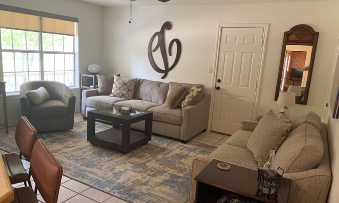 Redlick Casa | Next to Texas A&M,Bringle Lake, Park,Hike,Bike,Golf Ranch, 7 min to Hospital