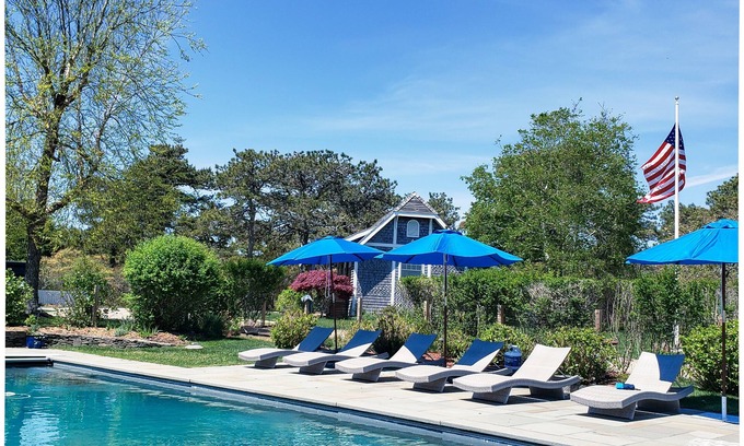 Surfside Casa | Now Booking for 2024 Season Private Estate with Pool house, Pool and Cottage