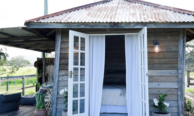 Maudsland Cabina | This 1800s Creamery has been transformed into a unique luxury retreat.