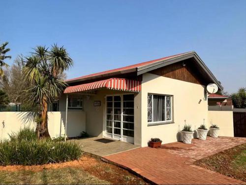 Winterton Casa | No 1 on Springfield