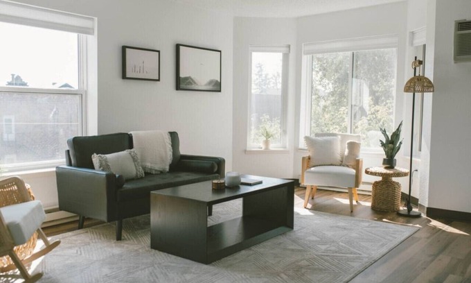East Hillside Apartamento | No. 202 Monthly Downtown Professional Loft
