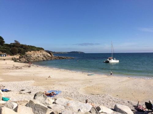 Maenporth Casa | No.48 Falmouth - 10 minutes walk to the beach