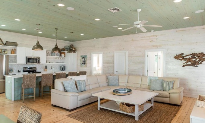 Sand Point Casa | No Agenda Hacienda home