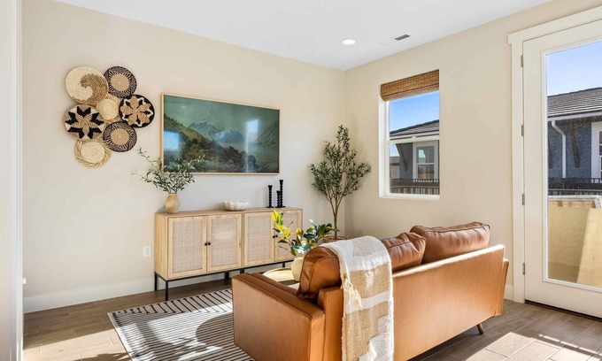 St. George Casa | No Bay Days Casita: Desert Color Lagoon + Beaches