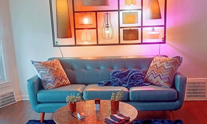 Detroit Casa | No Car?No Worries! This guest suite is 6 walking blocks away from all things FUN