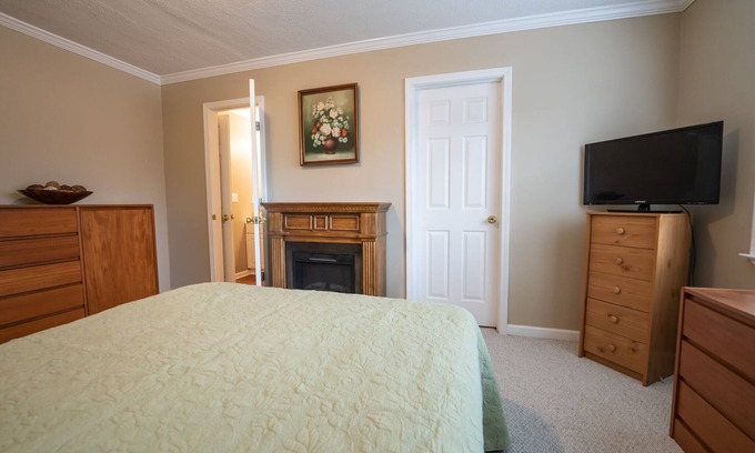 Lawrenceville Apartamento | No Cleaning Fee-Apartment for Rent-Travel Nurse/Medical Staff welcome