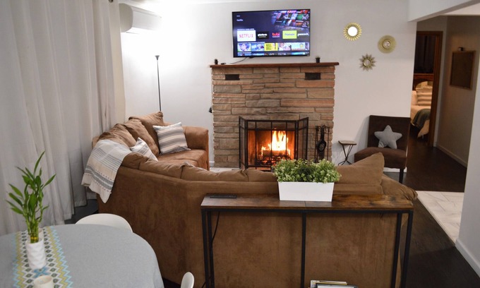 Mount Pleasant Casa | NO CLEANING FEE - Racine County home minutes away from city life