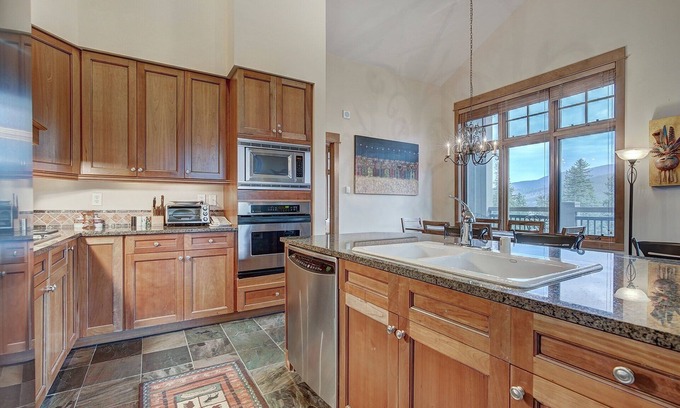 River Run Condominio | No Cleaning Fees, Luxurious 3 Br In River Run Village Featuring Ski In,ski Out 3 Bedroom Condo by RedAwning