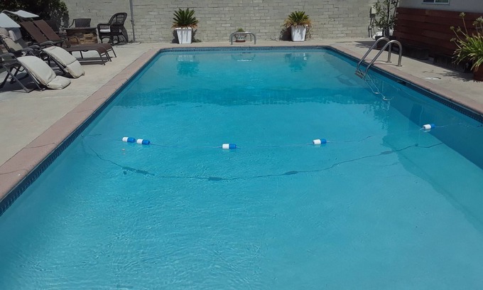 North Hollywood Casa | No Ho Finest! Suite Private bdrm 2ba Pool & Hottub Local Free Uber!