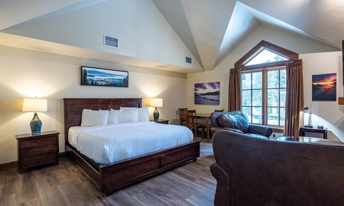 Tamarack Apartamento | Classic Studio in Osprey Meadows with Fireplace