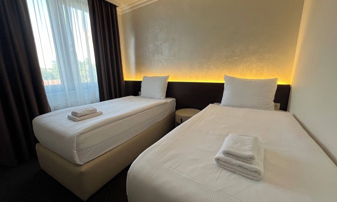 Novi Beograd Hotel | Nobel West Hotel