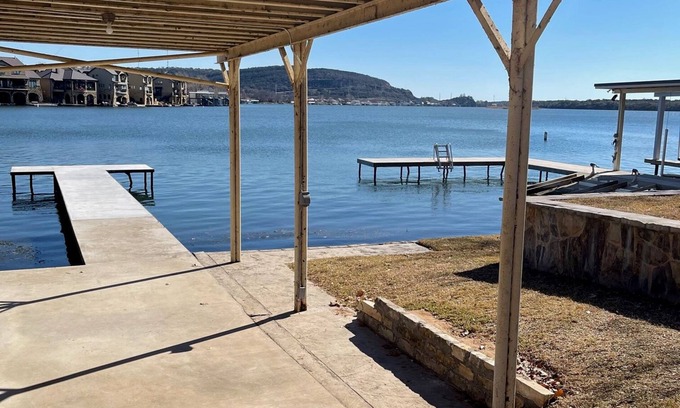 Kingsland Cabina | Noble Cabin 6 on Lake LBJ