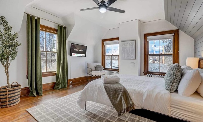 Old North End Apartamento | Noble Summit BBQ & Fire Pit & Scenic Views