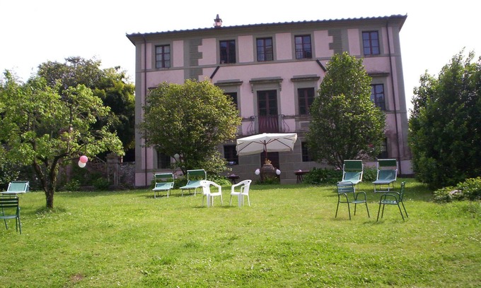 Nocchi Villa | Noble VILLA con parque y piscina en Toscana entre Lucca y el mar.