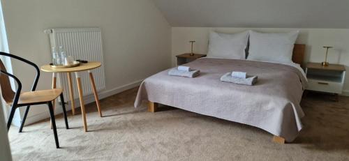 Grybow Apartamento | Noclegi Nad rzeką Białą