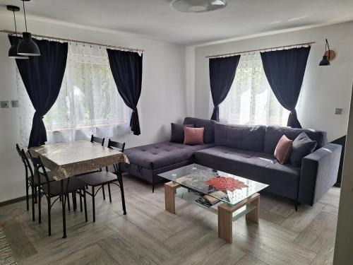 Janowice Wielkie Apartamento | Noclegi Różanka