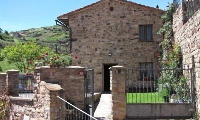 Montenegro de Cameros Cabaña | La Costanilla-Casa Nogales para10 personas.