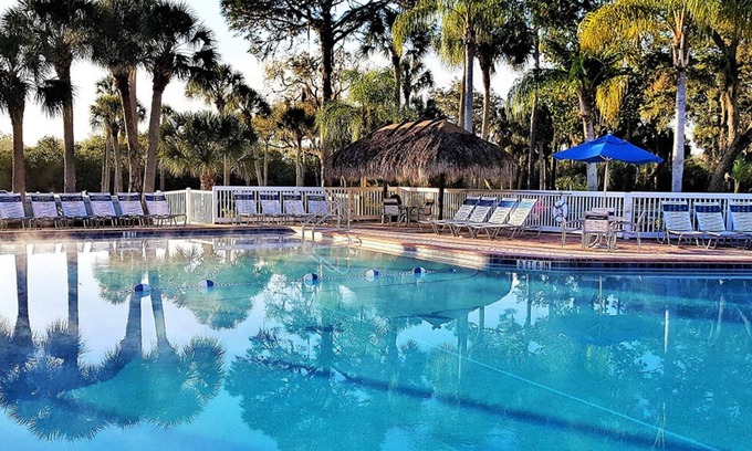 Nokomis Casa | Nokomis FL resort lifestyle. 3 miles to beaches, restaurants, shopping.