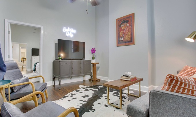 Saint Thomas Development Casa | NOLA Gem: 3 Mi to French Quarter