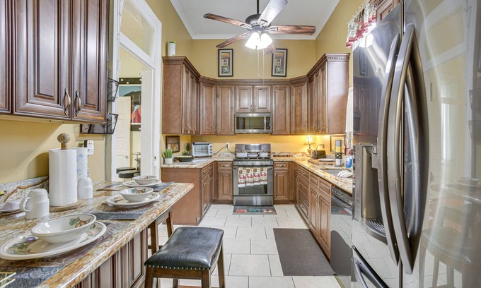 South 7th Ward Casa | NOLA Home w/ Front Porch ~ 1 Mi to French Quarter!