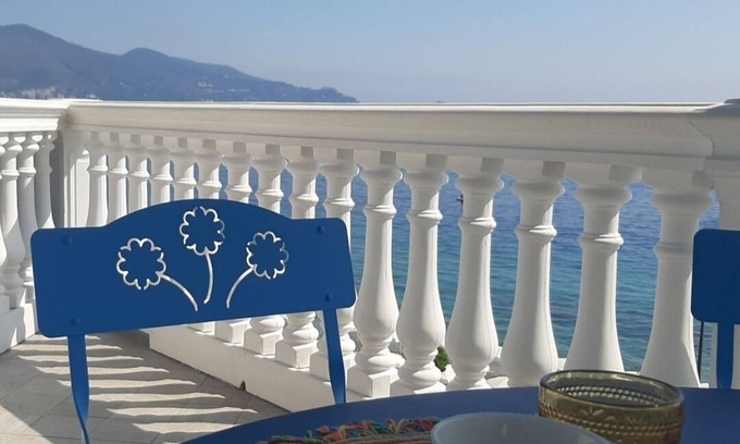 Noli Apartamento | Noli - Splendid seaside apartment with panoramic terrace in "Art Nouveau" villa