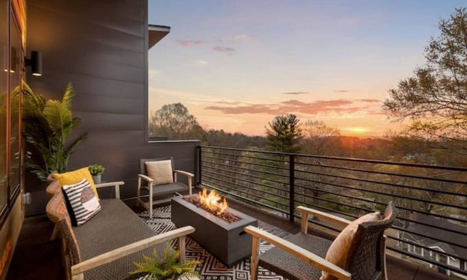 East Ridge Casa | Nomad-An Atomic Ridge Home