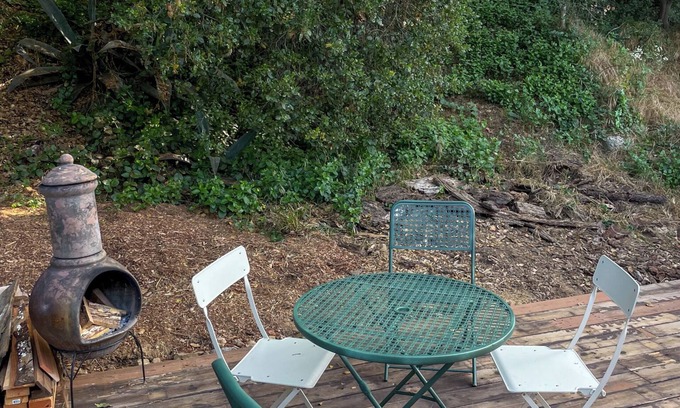 Oak View Cabaña | Non-toxic, eco-friendly, peaceful + private guesthouse for monthly bookings
