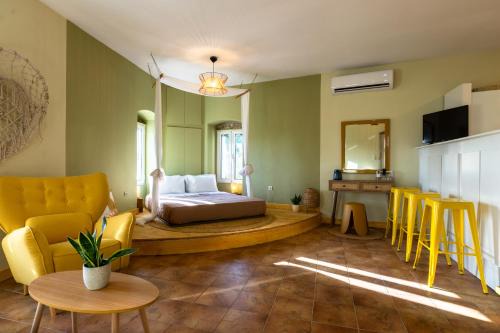 Faraklata Apartamento | Nonna's Eftihia cottage on the hill