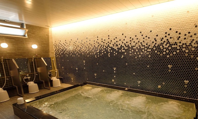 Matsuyama Casa | Nonsmoking East Building Twin Shower booth / Matsuyama Ehime