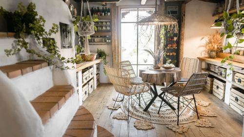 Suncuius Casa | Nooks by AdyBeca - Balnaca Traditional Nook