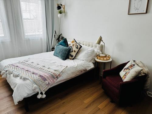 Carleton Place Apartamento | NookSide Nest Studio Queen Parking Kitchenette