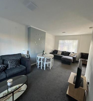 Harborne Apartamento | Noormak nights-Private Whole House Stay In Birmingham