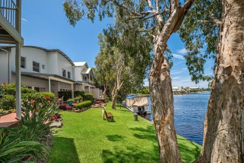 Noosaville Complejo | Noosa Entrance Waterfront Resort