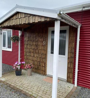 Fludir Apartamento | Norðurhof 5 845 Flúðir with private hot tube