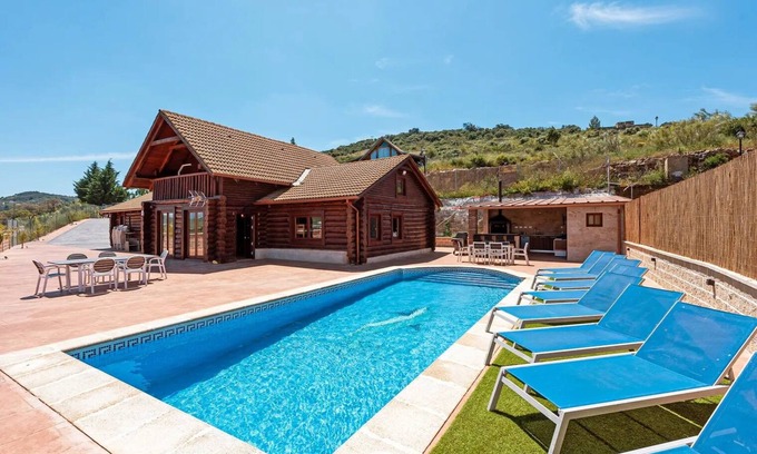 Casabermeja Cabina | Nordic cottage on the Costa del Sol, enjoy the Andalusian climate with swimming pool!